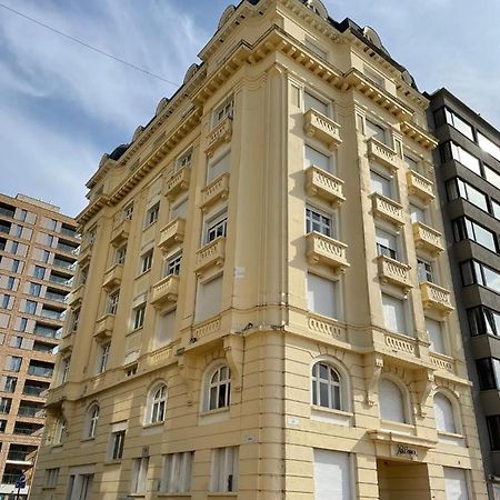 Uniek Appartement Op De Zeedijk Met Parking Ostende Exterior foto